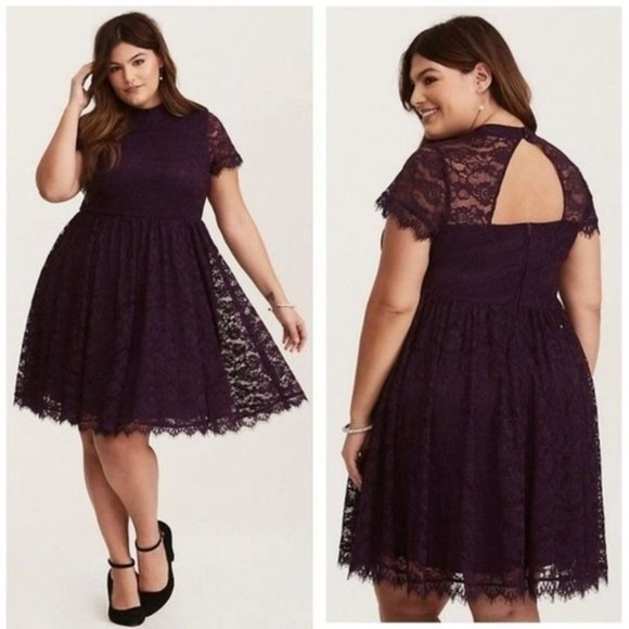 torrid Dresses & Skirts - Torrid Short Sleeve Keyhole Open Back Lace Skater Dress 18